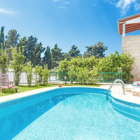 Hvarske Hotel 4*